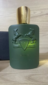 دي مارلي هالتان • يونيك لكجري كوتاي • امواج رويال توباكو