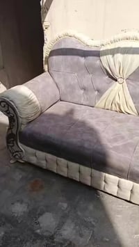 قنفات ملكيه 10مقاعد نضاف تسكام ومغسله بس شاديها نضيفه وجهاز كليجه كلهن...