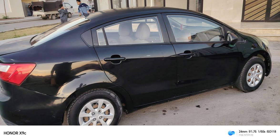 السلام عليكم كيا ريو ٢٠١٦ وارد خليجي بيها ضربة بسيطة بالصندوق ومعالجة ماشية ١٤١ كم السيارة كاملة فقط تبريد السعر المطلوب ٨١... رقم الهاتف *********** مكان السيارة الدورة مجمع حوراء بغداد السكني..
