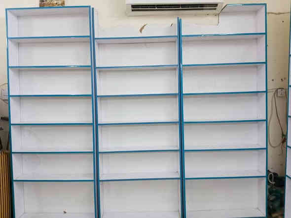 فاترينات للبيع قياس
عمق 20 عرض متر ارتفاع مرتين ونص سعر 40 عدد 3
عمق 40 عرض متر ارتفاع مرتين ونص سعر 60  عدد 3
فاترينة زجاجية للبيع 75 عدد 3
رقم المبايل***********
