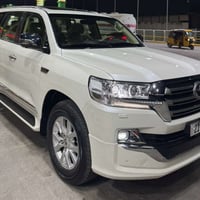 لاندكروز ٢٠١٧ • ٨ سلندر • ٩٠ الف