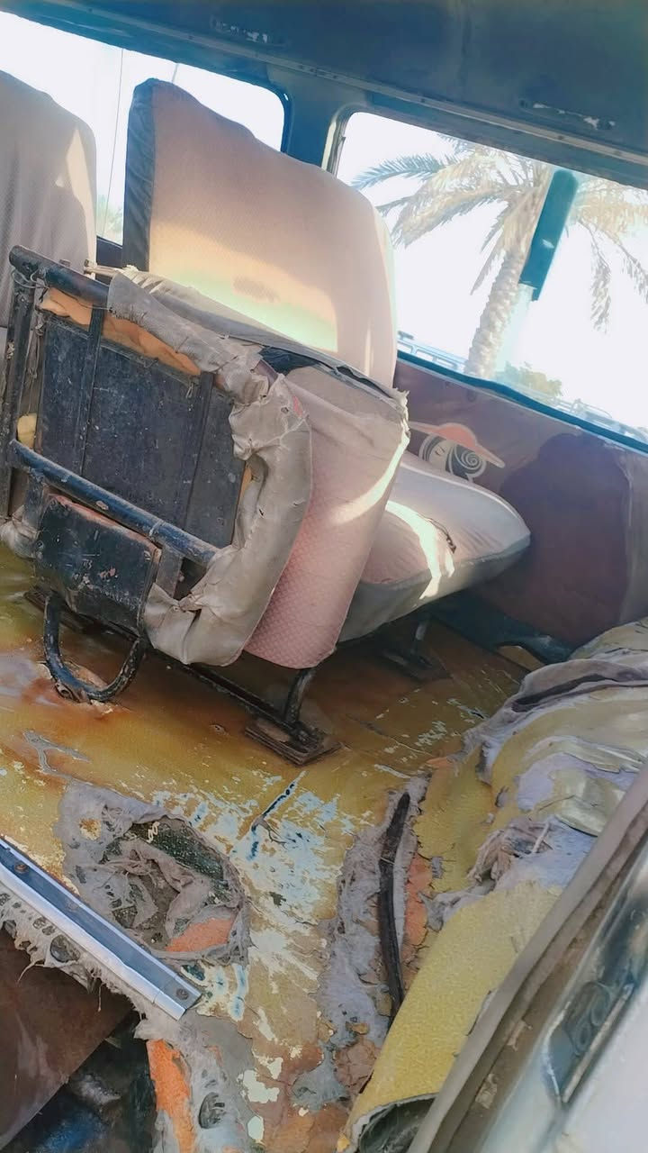 كيا بستا للبيع مكينه وكير خير من الله رقم احمر سعر 15ورقه وبيها مجال للاستفسار تواصل ع رقم ***********
