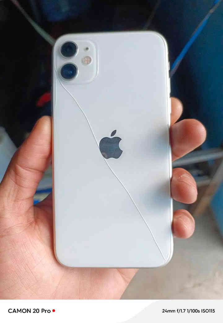 متاح ايفون 11عادي ذ 128بي بطاريه 95معلايه  فطر بالضهر داخلي مو خارجي ممبين ابد جهاز شحنه فول ونضيف للخارج الباقي مكفول سعره 250قفل مكان حله ***********
