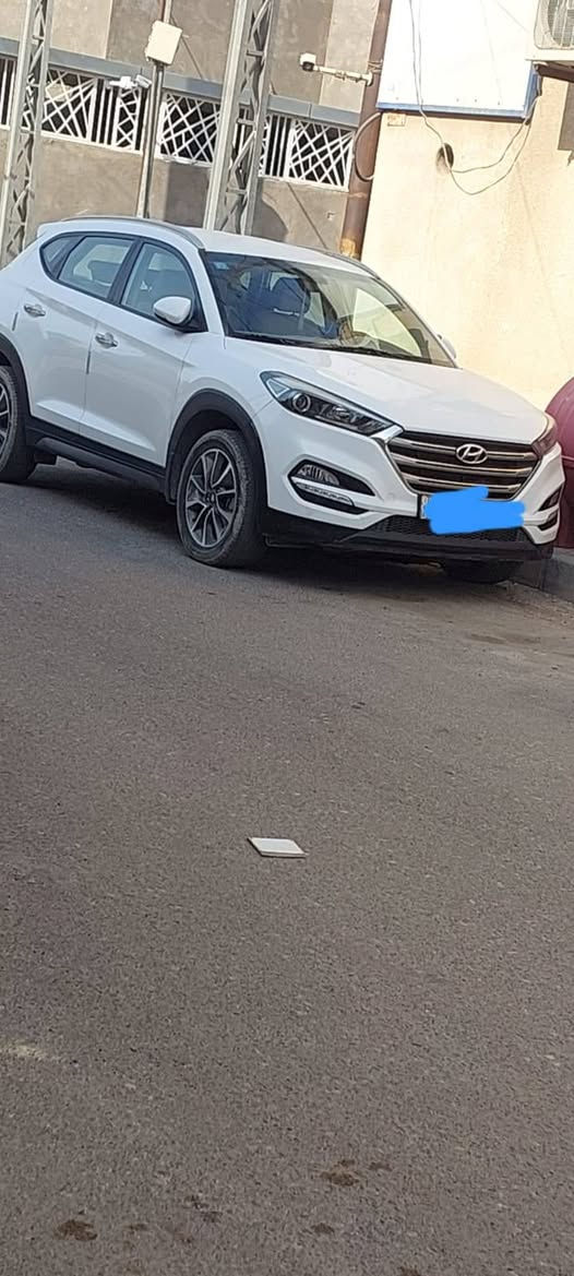 توسان موديل ٢٠١٨ خليجي مكفوله ما عدا طخه بسيطه بالبنيد ماشيه ٦٨ رقم بصره انكليزي
رقم التواصل ***********
