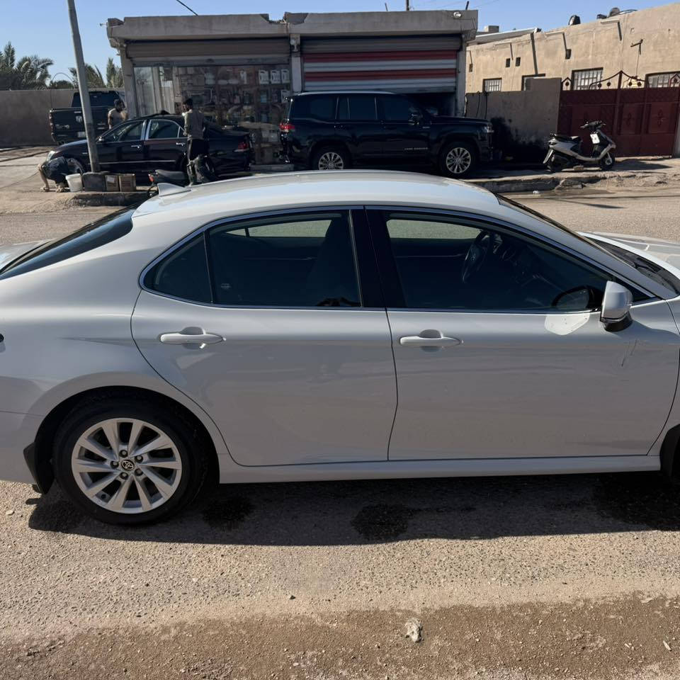 سلام عليكم كامري وارد امريكي موديل2022 مكينه 2500 بانزين فقط زيرو  تغرير غرق رقم بصره *********** السعر200وبيه مجال
