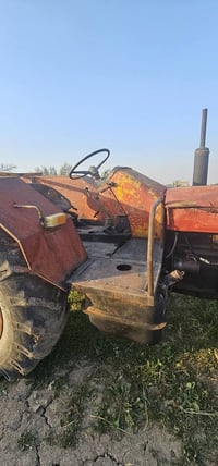 بغداد اليوسفيه معمل زينب للبيع مكينه عنتر شغاله نكره بحاله جيده بدون ٠...