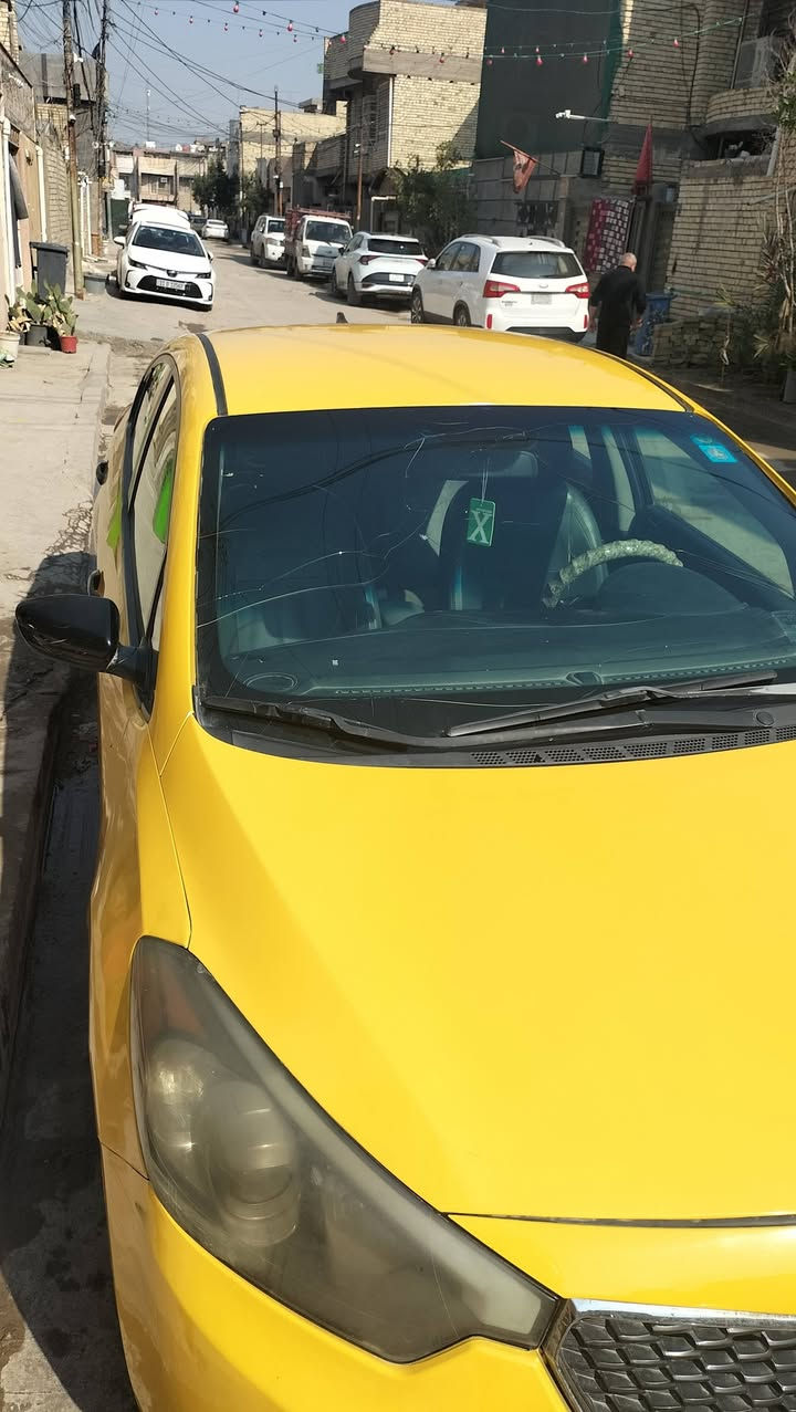 السلام عليكم
كيا فورتي 2016
وارد امريكي 
مكينة دوش 
رقم انكليزي 
سنوية إلى سنة 2027 باسمي 
بغداد البلديات السعر 95
***********
