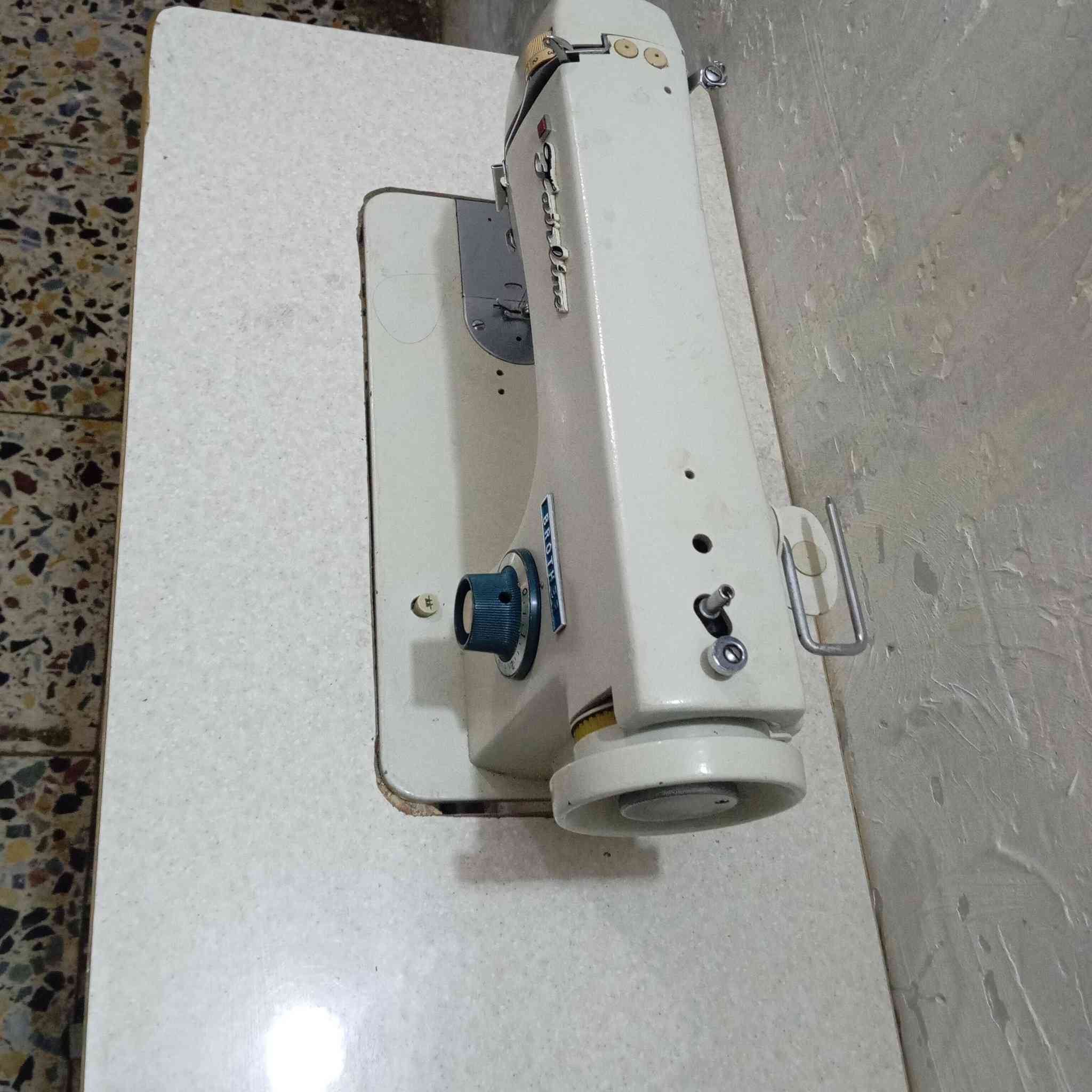 مكينة خياطة للبيع
بيهة خلل بصيط ماتخيط بل تلف يجوز البنات يعرفن بذني السوالف الخياطات يعرفن 
جديدة استعمال بسيط فقط المكينة بدون الستاند مالتهة ب125وبيهة مجال للطيبين 
اذا تحبون تتواصلون وياي هاذا رقمي***********
