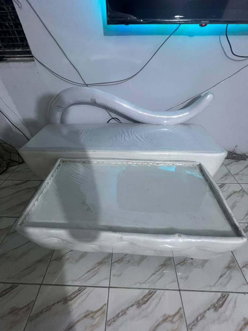 للبيع كراسي مستعمله سعر كرسي 3 شازلون جديده استخدام مره ***********
