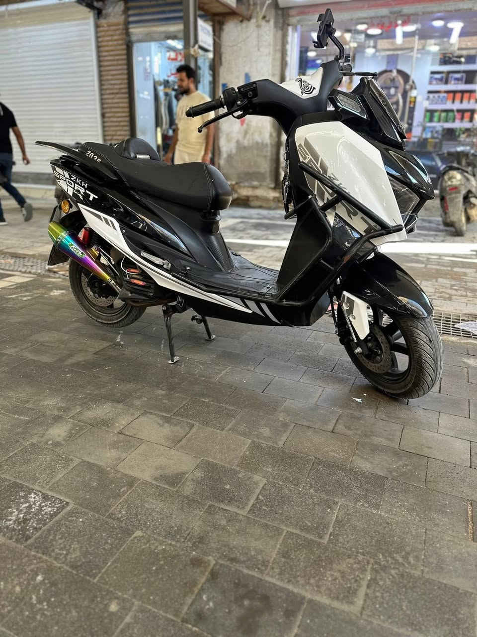 دراجه نوع گوست 2025
المواصفات
محرك 150cc
معدل 160
دبل درع 

تچوه خلفية

دبل دسك امامي خلفي 

 سويج +بصمه تشغيل عن بعد مع انذار سرقه

قفل ستيرن 

سعه الوقود 6لتر

لايت امامي عالي ناصي زنون 

بگ لايت لد 

اشاير لد 

الصرنصه مال شركه مو مثل الي بل صوره

بيه خيط تبخير بسيط وللعلم دراجه جديده

السعر750 مجال حگ الجية
مكاني بغداد مدينه الصدر شارع داخل

***********وبالعافيه ع ياخذه
