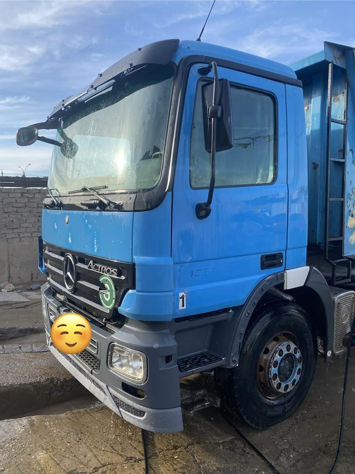 السلام عليم
للبيع موديل 2004 مجموعة سحال 210 ورقه وبيها مجال 
*********** 
***********
