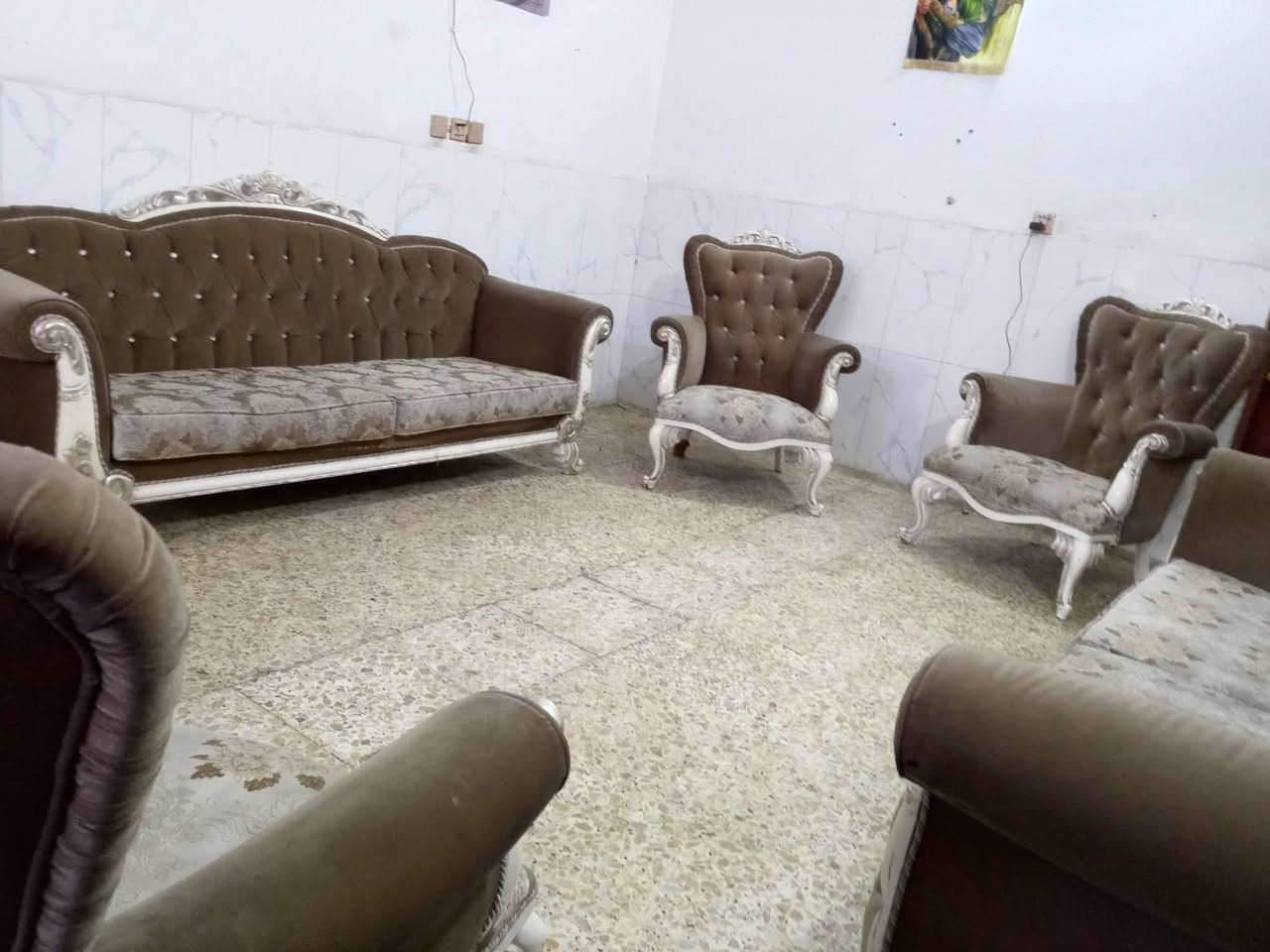 تخم زان تركي نظيف جدا ١٠ مقاعد للإستفسار الاتصال بالرقم ***********
