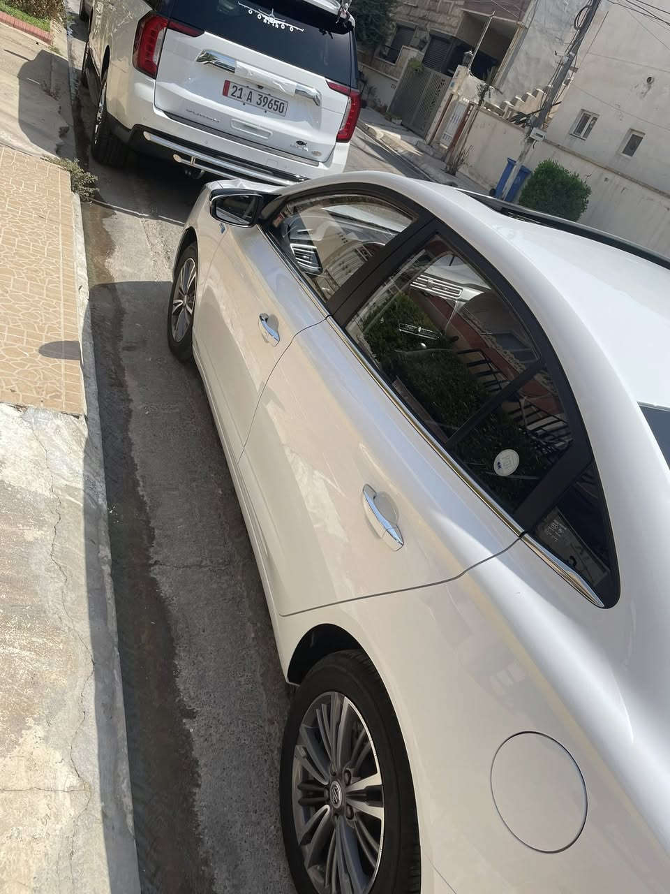 السياره فول موديل 2022 رقم دهوك باسمي مكاني اربيل السياره مكفوله من الرقم الى الرقم بيها فقط حالوب خفيف السياره داخل الضمان ماسيا 47 الف  السعر 110$  رقم مبايل ***********
