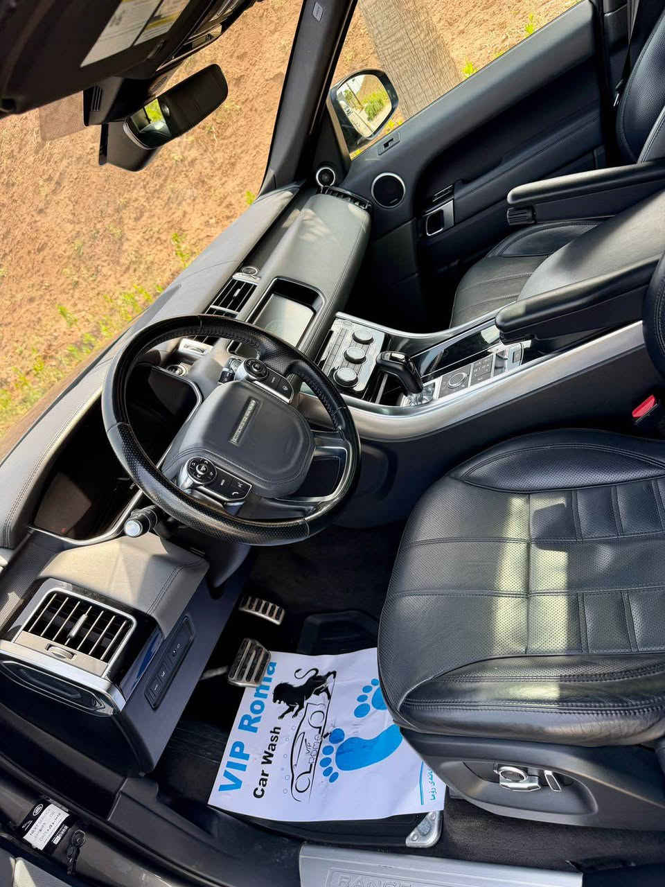 رەنخ رۆفەر ٢٠١٧ Rang rover 
سفری شەریکەیە یەک دەستە لە شەریکەوە، 79,000 Km رۆشتوە 6 پستۆن داینەمیک سووپەر
جامڵغی سبوغە بۆنیت و دەرگای سەکن گۆراوە لە شەریکەوە بە بیلادی بێ ئێرباگ بێ ژۆرەوە کۆتا نرخی ٢٨٢
شوێن هەولێر
*********** أربيل, العراق
