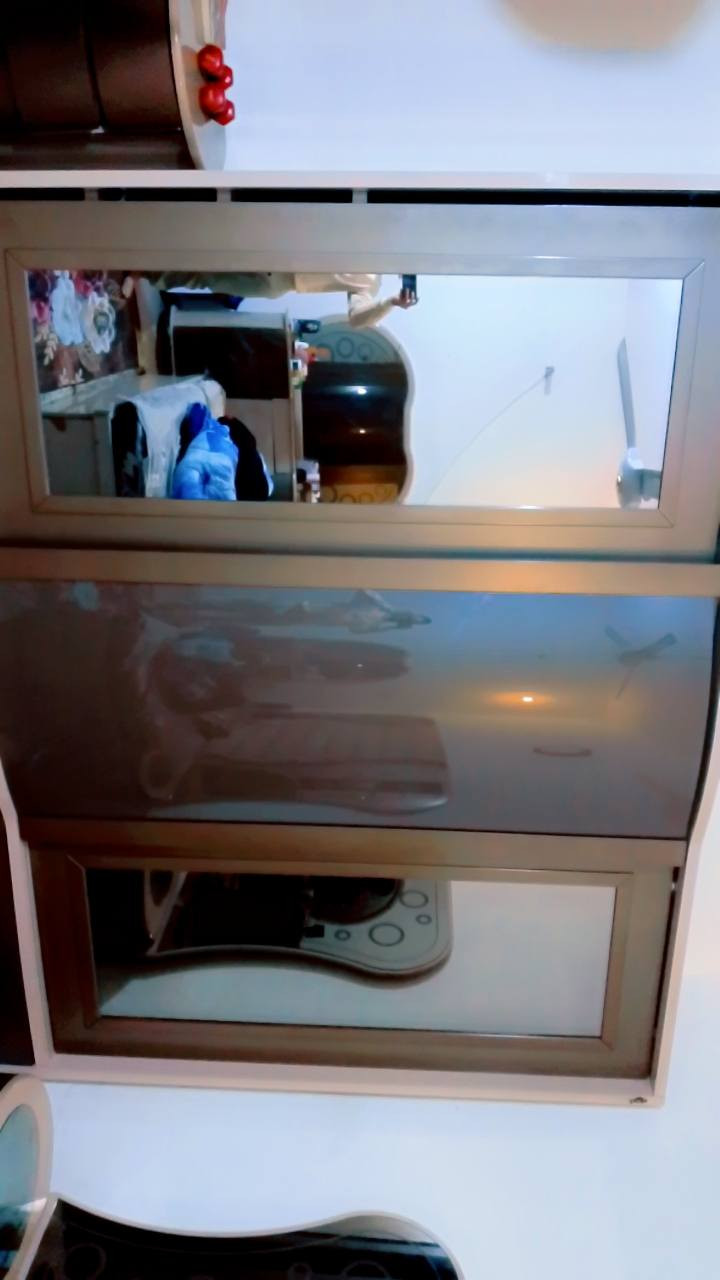 غرفة نوم تركيه مستعمله شي بسيط 500 وبيه مجال للشراي 8 قطع العنوان بغداد البياع متواجد وتساب ***********
