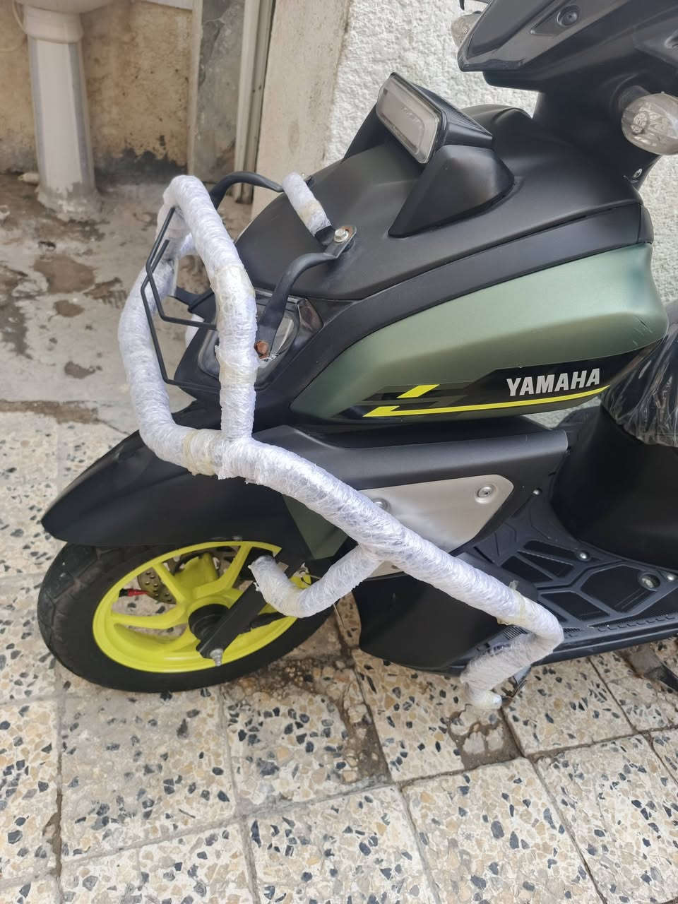 زت ار للبيع موديل 24دراجه نضيفه مشيه حقيقي دهن اديره من هاذا الأصلي استفسار عال واتساب ***********
