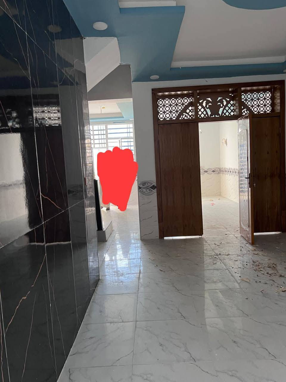 بيت للايجار🏠  120 متر الايجار سارع بلحجز سعره مناسب 

مقابل ملحق قريه الغدير عمود 314 وتنزل 

📍 الموقع: محافظة النجف الأشرف

بيت 120متر بناء جديد تانكي وصخان بي لبيت كامل معايزه شيء خط مولد بي لبيت  جاهز للسكن

🟠 تصميم الخارطة : 

غرفتين - صالة   وستقبال-صحيات  -مطبخ - منور 
سطح مطبك شتايكر 
ــــــــــــــــــــــــــــــــــــــــــــــــــــــــــــــــــ

سعر اللايجار 225 الف 

او من خلال الارقام التالية

 ***********
