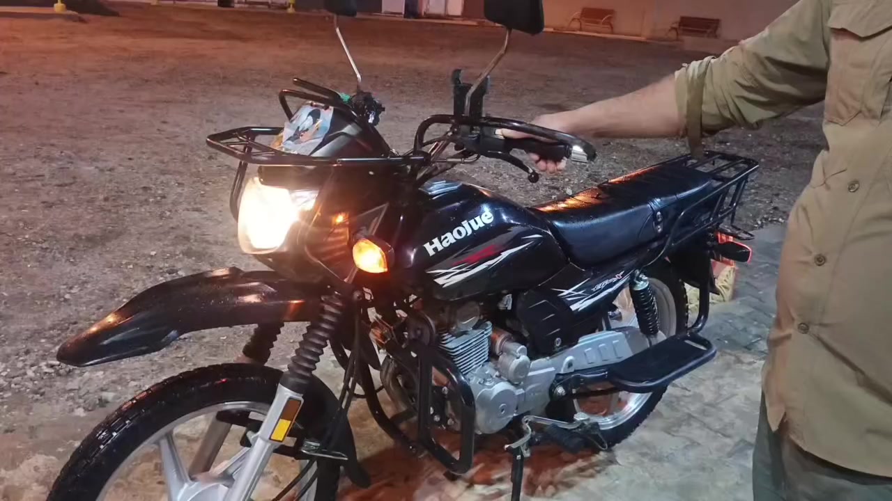 السلام عليكم دراجه للبيع نوع هاوجي دراجة رقم وسنوية باسمي مديل 2023 مكفولة كفالة عامه من عطلات ومن فتح محرك وكل شيء السعر مليونين وربع 2,250 وبخدمه الشراي مكاني بصرة قضاء الدير رقم الهاتف ***********
