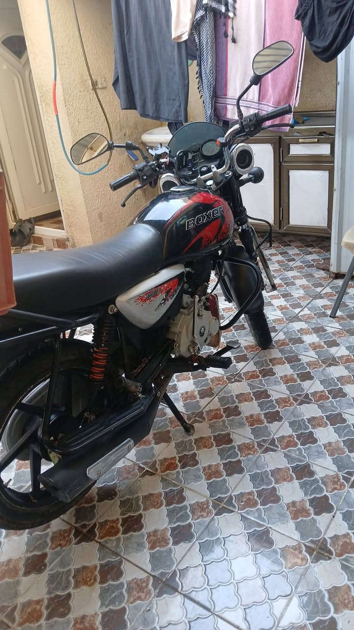 اللسلام وعليكم دراجه بوكسر موديل ٢١ مرقم نكليزي باسمي دراجه.حلوه نضيفه السعر ١٨٥٠ بيها مجال بصيط الاستفسار تصال ع الرقم ***********
