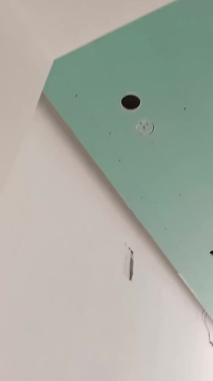 جبس مبورد كرسته وعمل بي 23 الف المتر بالتصليح والصبغ مع فتحات ليد بروفيال والاسبتليت لتواصل اتصال أو وتس ***********
***********
