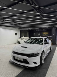 جارجر مديل 2022 لون ابيض  ماشيه 40 الف كلين كلين السياره مكفوله من الد...