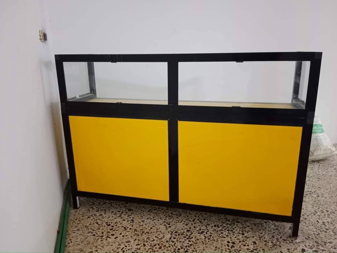 السلام عليكم.
للبيع ماكينة سوفت كتبريگا ايطالي المنشأ
 نظام التبريد شلال ماء
 ثري فيز والكمبريسر عامودي 
مع فاترينة وشلال كامل
عالفحص مكانها بغداد قرب سيطرة الشعب. 

السعر ١٧ ورقة وبيها مجال حق الجية. 
يرحم والديكم الموشراي لا يتصل .... 
***********
