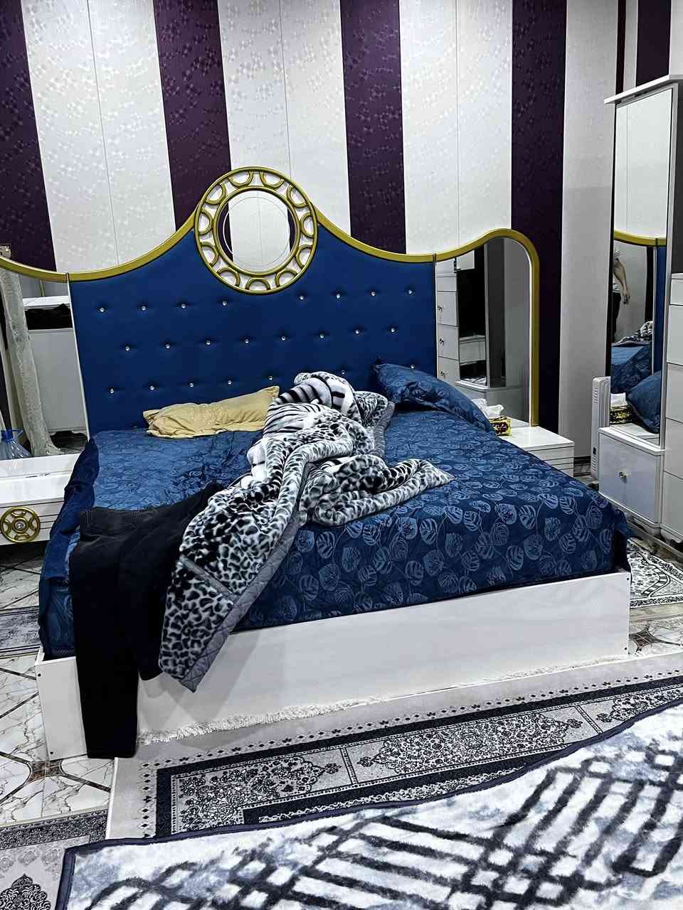 السلامو عليكم من رخصت ادمن لكروب غرفت اخشاب تركي نضيفه كلش بس الكنتور الغاعده مالته بيه كسر يصلح الغرفه حجمه جبير ولكنتور جبير بيبانه ساليت جام مديله حديث كلش حلوا سعرها 700 بيه مجال العنوان البصراه العشارمتواجد واتساب الي تعجبه يراسلني واتساب رغمي راح اخلي ***********
