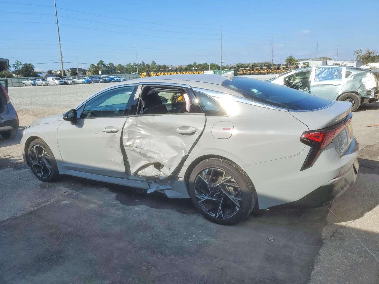 السلام عليكم
نوع السياره: 2025 KIA K5 GT LINE

تاريخ المزاد:20/2/2026 
مده الوصول:من 70 يوم الى 90 يوم
السعر:حسب تاريخ المزايده
الضرر و المواصفات:حسب الصور المرفقه
حجم المحرك: 4 سلندر
نقل المتوفر : الأردن - جبل علي - مرسين 
للمزيد من المعلومات الحضور الساعه الرابعه مساء الى مقر الشركه الكائن في بغداد اليرموك مجاور محطه وقود اليرموك
او الاتصال على الرقم التالي
009647817770664
00962799619838
Falah Auto for American and Canadian Auctions


**إذا كنت صاحب هذا الإعلان وتريد حذفه لأي سبب، رجاءا أرسل رسالة إلى الدعم الفني**