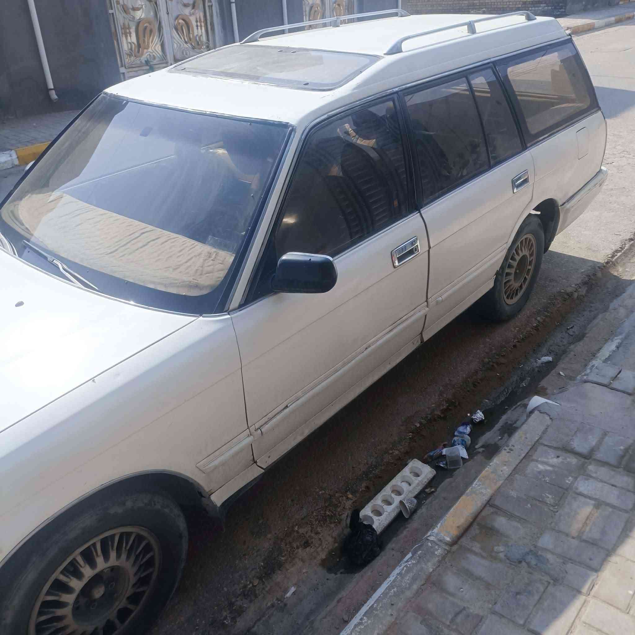 للبيع سيارة نوع ارنب ستيشن موديل 1991  كير ومحرك ففتي التبريد عوز بس غاز مكفولئ  ما بيها كل ضربة السعر 50 مكلف بالنشر الاتصال على الرقم ***********
