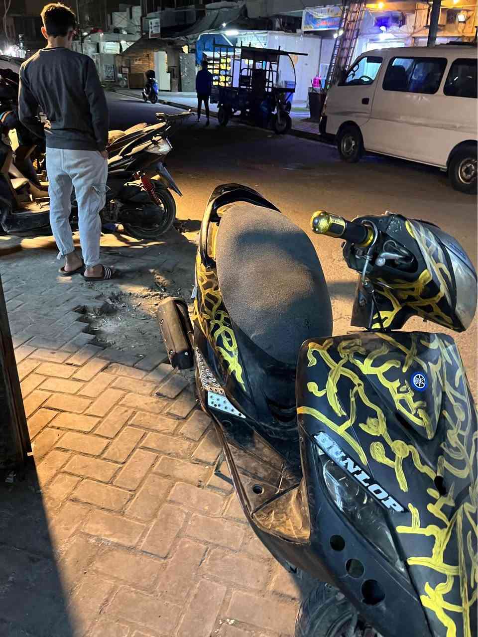 سلام عليكم. ثعلب جي تي ار. دراجه. فول.   تجفيت. جديد.    مكينه خرسه. خرسه.   دراجه كامله مكمله.  نقصه كتف مال اشاره. وراجز السلف  بي طركعه.   كامله. الدراجه.   بيه مجال بغداد الاعظميه *********** بغداد, العراق
