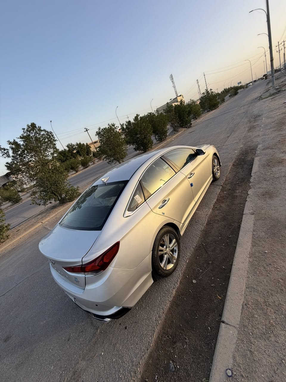 يالله السلام عليكم
سوناتا موديل 18 امريكي حادث خشم البنيد وشويه من الجنطه حادثه حلو مابي ضرر 
بلعراق صار بيها 3 قطع صبغ بدون بارد بدون جاكوك بدون اي شي فقط صبغ بسبب الجراد (جماليه )و بارد في الجاملغ جوه قبق البانزين موضح في الصوره 
نص فول تدفه تبريد حداده جاهزه السياره كلش 

رقم السياره ميسان وسنويه منتهيه قبل 4 اشهر وتحويل ثاني يوم 

مكاني بصره خور الزبير 

السعر 120 وبيها مجال قليل 
هـ ***********
