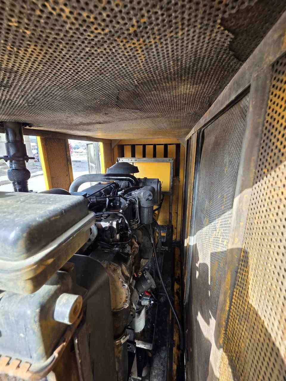 السلام عليكم
مولد بيركز للبيع حجم 80Kv أربعة بستم حديث 105 كاتم 90% 
للتواصل ***********
