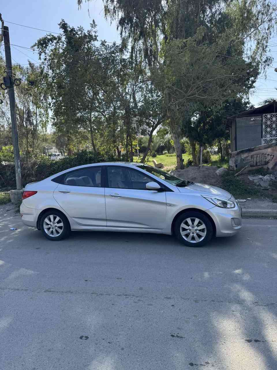 السلام عليكم رمضان مبارك على الجميع🤍
اخوان للبيع اكسنت 2012 خليجي 
السياره مكفوله كفاله عامه بدون صبغ
السياره كلش جديده وعليه ادامه كامله من تايرات وصدر وكير ومكينه مكفولات وممشتغل بيه اي كلوب السياره بيه نضام ايكو وكلش جديده السعر 97$ وبيه مجال *********** مكاني بغداد واتساب ايضاً متوفر 🤍
