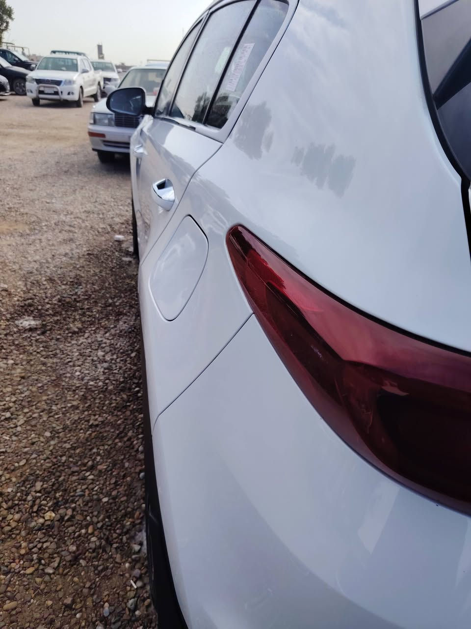 كيا سبورتج ٢٠١٩ فول كشنات كهرباء صندوق كهرباء جلد سيارة جديدة بيها شويه بارد bdr بالهلال والباقي كفاله من الصبغ ماشيه 88 مكان السيارة بغداد ابو غريب للاستفسار الاتصال على *********** او ***********
