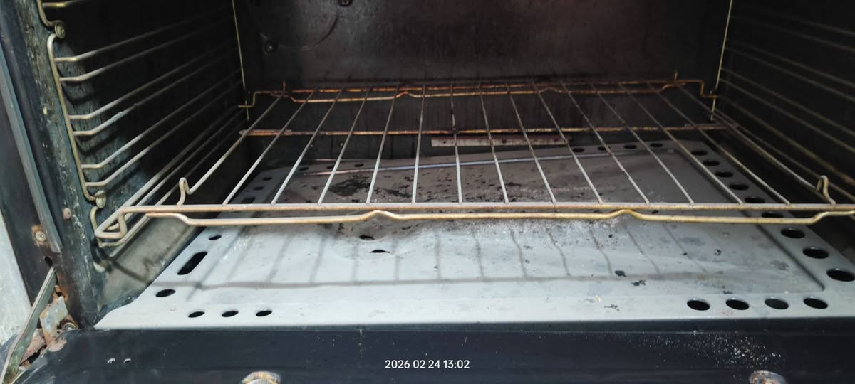 السلام عليكم طباخ مستعمل قيمه واخذه اسمه تكنو جاز من طباخات قبل العيبوب مالته العين  البنص تهيس يرادلها تنضيف متروسة دهن والفرن الشواية الفوك واكعد من طرف وشديناها بسيم والجامه الخارجية مال الفرن مكسورة فقط وحدة ضاله يرادله تنضيفة زينه يرجع جديد يخبل صار اسنين عليه


**إذا كنت صاحب هذا الإعلان وتريد حذفه لأي سبب، رجاءا أرسل رسالة إلى الدعم الفني**