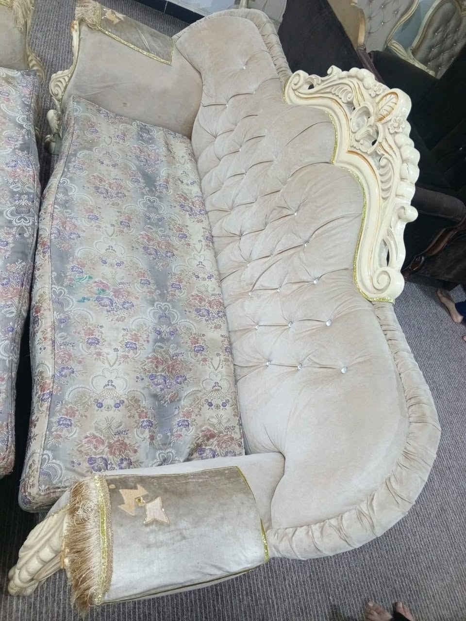 تخم جديد للبيع
مكاني جمعيات 4 سايدات 
***********
