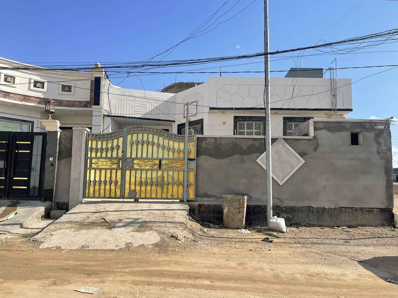 بيت للبيع ب20الف سبعه كيلو خلف الشقق
طابو صرف طابق واحد بناء حجر 2022 غرفتين وصاله وستقبال ومطبخ وصحيات خارج وداخل وترك وكراج سياره شارع10

السعر 70مليون 

مكتب كريم العبيدي 

***********
