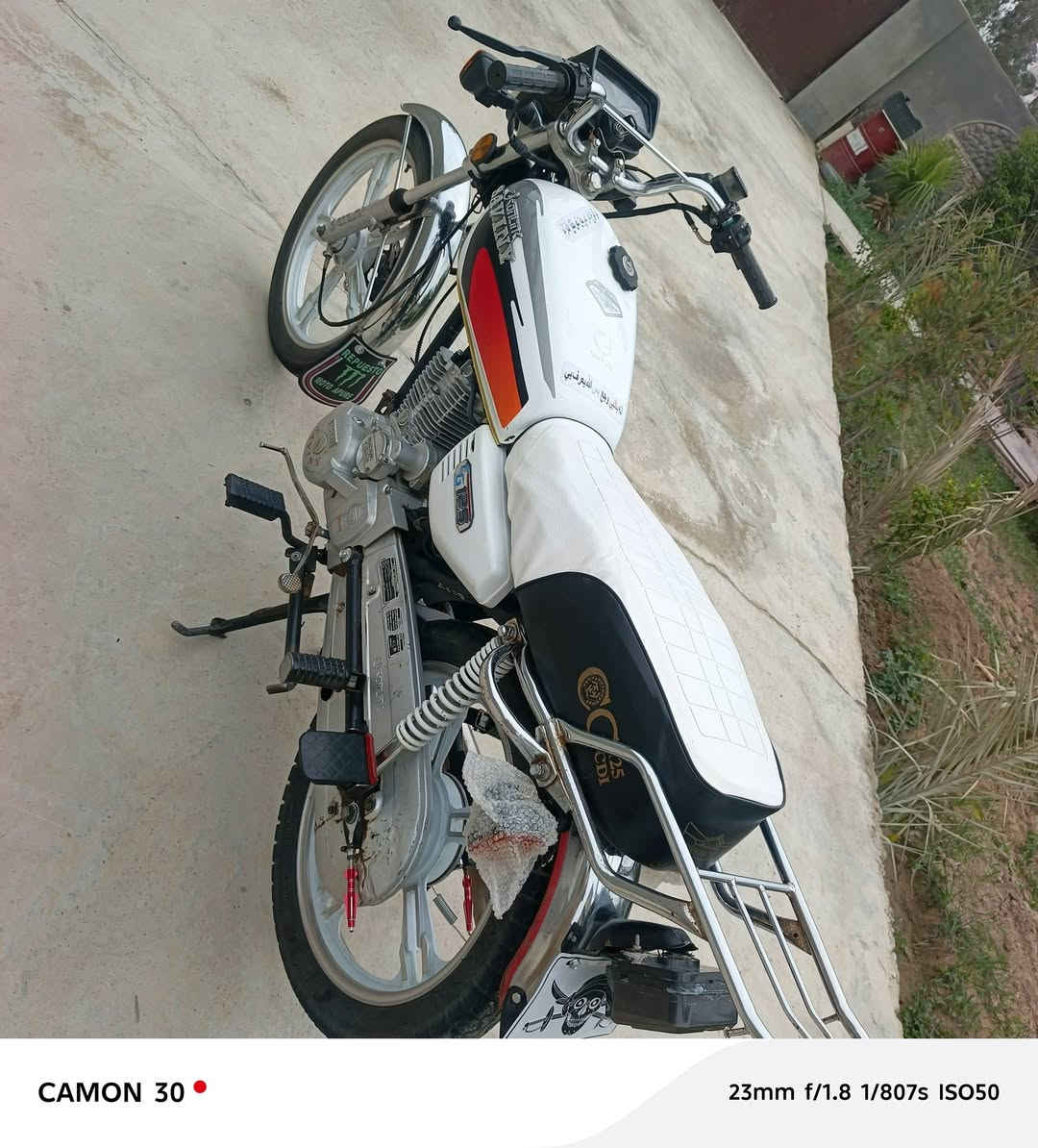 السلام وعليكم للبيع دراجة سيفان موديل 2021 مكفولة من كلشي اوراق كارتونية  مكاني ديالى قرية سراجق على طريق دلعباس السعر 425 وبيها مجال حك الجيه
الاستفسار 
***********
***********
