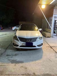 🫡  هيونداي ازيرا خليجي موديل 2014 السياره ماشيه 71 الف كلش جديده وبدون...