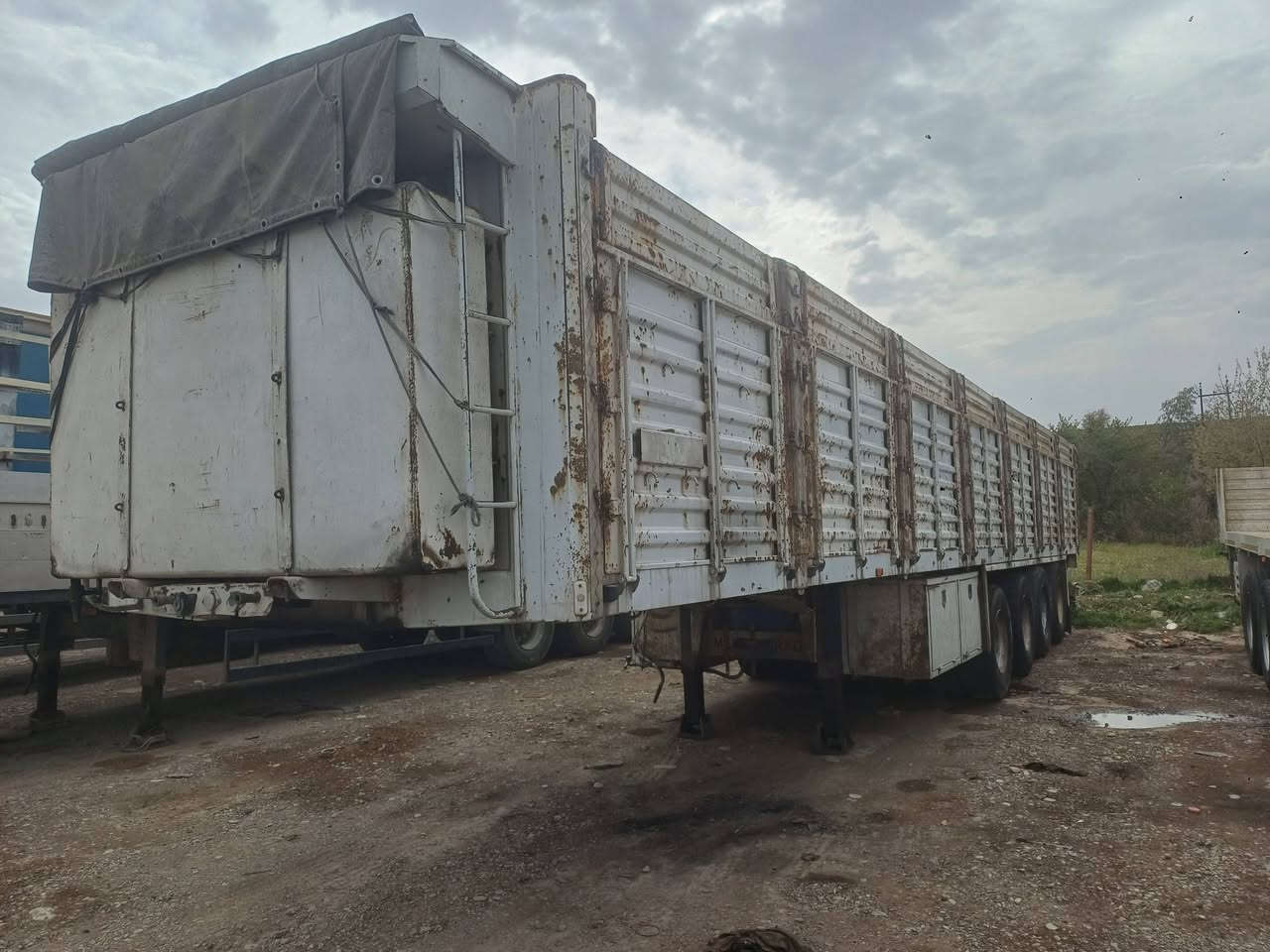 عربانه للبيع تريله عراق موديل 2017للاستفسار0773 455 1604
