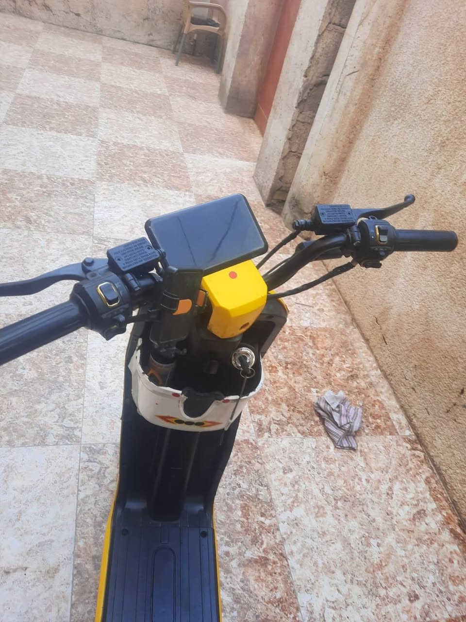 دراجه R9 
بحاله الوكاله برغي ما ناقصها أغراضها موجوده باتريات اكبار ادراجه اي عطل ما بيها السعر 500 وبيها مجال الرقم *********** المكان البصره ابو الخصيب العوجه قرب مستشفى الصيني
