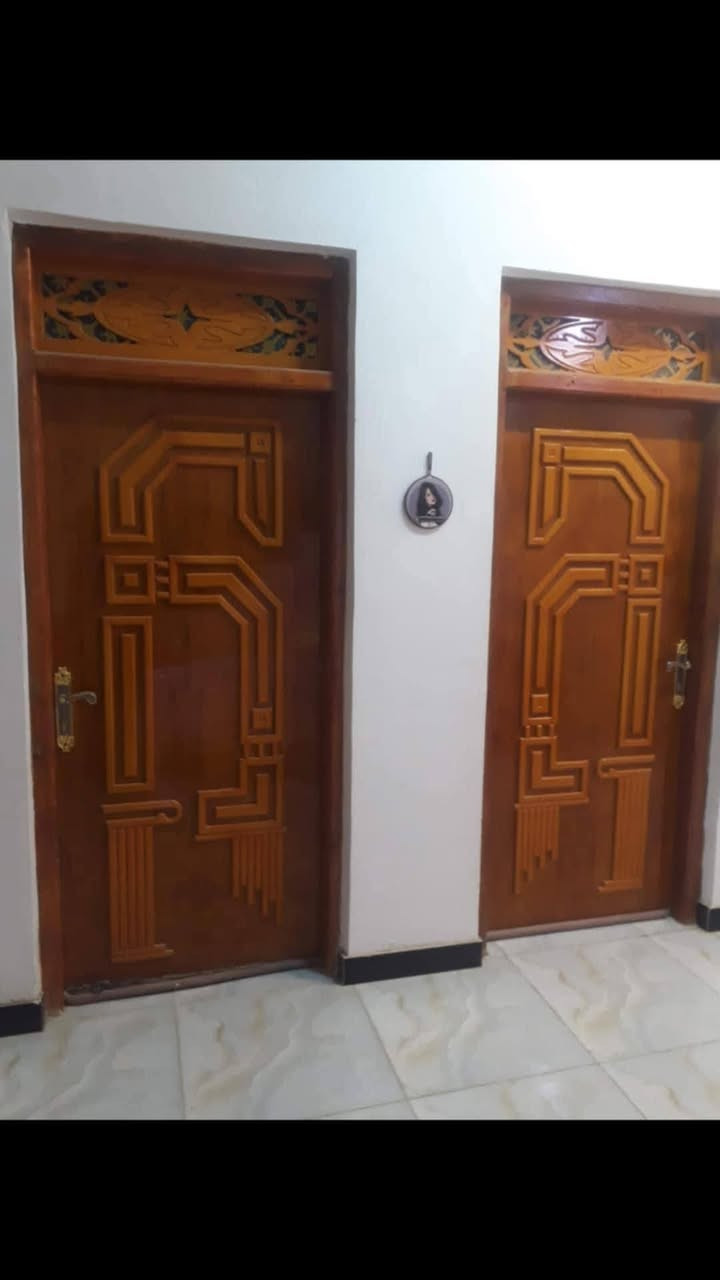 تم تنزيل سعر البيت
 للبيع.   بسعر مناسب.  مطلوب إسكان ٥٠ مليون 

بيت ١٠٠م امامي طابقين

بناء حديث كونكريت مسلح.

يقع خلف السريع قرب الواقعه. قرب مدارس

سعر ١٣٠  حاضر

 إسكان مطلوب ٥٠ مليون

تدفع للبائع ٧٨ قفله 

والباقي ٥٠ مليون يتحول على مشتري
يسدد كل شهر ٢٦٥ الف

يحتوي طابق الأول على غرفه وصاله ومطبخ وصحيات داخليه وخارجيه واستقبال

طابق ثاني غرفتين وصاله وصحيات

موبايل للاستفسار ***********
