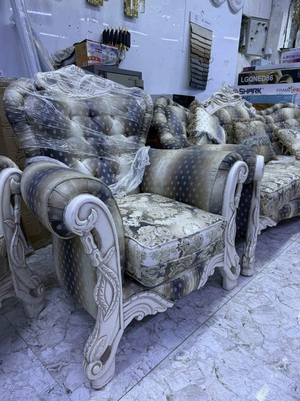 بيع سريع
تخم تركي 10 مقعد قنفتين و 4 كراسي السعر مليون ممستخدم جديد
***********
