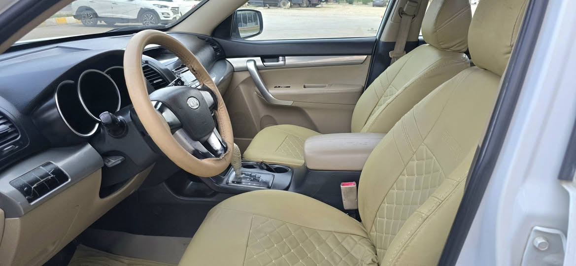 کیا سورنتو 2011بێ بۆیاخ ،گێڕو مەکینە نەکراوەتەوە ، سەیارەکە ماشاللە زۆر پاکە و یەک دەستە 153 هەزار حقیقی ڕۆشتوە ، 7نەفەریە ، چوار پستۆن ،تەبرید مەرکەزی و سێ بەشە .. دوو سویچی شەریکەی لە گەڵە ، بە شەرتی گێرو مەکینە و تحویل و غەرامە 
*********** /کەلار 

بدون صبخ بدون ، گیر و محرک بلادی ما مفتوح ، ماشیە 153 حقیقی ، 7راکب ،اربع سلندر
سنویە و رقم جدید 2029، تبرید تدفئە ، تبرید ثلاث قطعە و مرکزی .....بشرط 
*********** /کلار كالار, السليمانية
