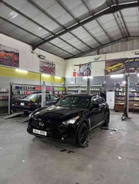 انفنتي FX • ٢٠١١ • كارفاكس بدون حادث