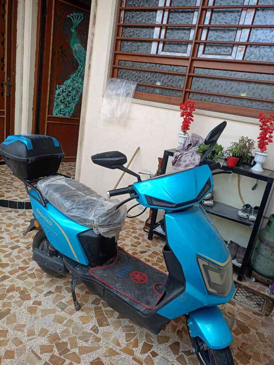 سلام عليكم ملطور شحن شركة  بغدادي خمسه بطاريات الشحنه الوحده تمشيك 35 كيلو شحنو حيل زين كحربايت كلها شغاله 3نمر سعر 350وبي مجال للطيبين للستفسار اكثر علرقام التاليه كورك ***********اسيا ***********
