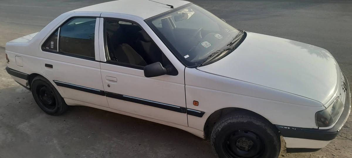 السلام عليكم بيجو Glxمديل 12 بدون اي ضربه مكينه وكير فرنسي المرغوبه المتعوج ولفات سياره خير من الله سنويه لل٢٨ تحويل ثاني يوم بيها نقوصات بسيطه السعر ٣٨ وبيها مجال ***********
