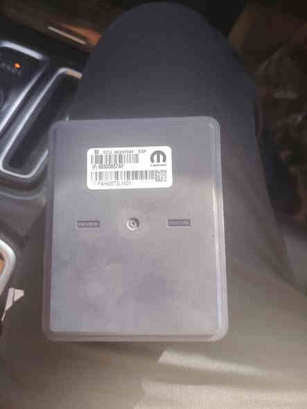 السلام عليكم Abs دورنكو جيب يرهم موديل٢٠٢١/٢٠٢٢/٢٢٣ كسر كارتون للبيع ماشدود على سياره ابو رادار ٣٠٠دولا  للاستفسار***********/***********
