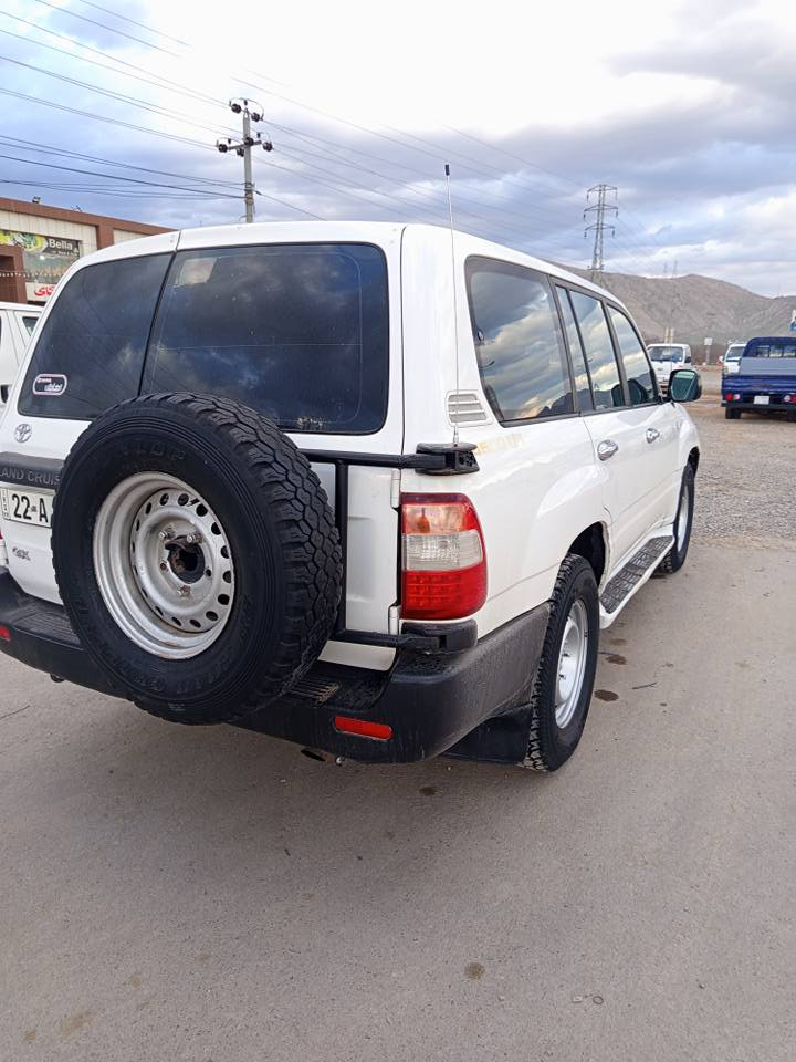 مۆنیکا مۆدیل ٢٠٠٠ رەقەم هەولێر سەنەوی تا ٢٠٣١ نوێیە مەکینە گێر ئەکسل دەبل ئەکسل  بەشرت  سەیارەکە پێش ئەکسلە شەنسی بەشرت پێش و پشتی بەشرت سەیارەکە یەک  جەمەرەی لای سەکنی پێشەوەی بۆیاغە بێ ناو گرتن لەگەل یەک بست دەرگەی دواوە جێ سپێر  مامە سپێر لەکۆلە غازی ئیتالی بۆ بستراوە چوار تیەی لۆکی بۆ بستراوە  کامل پێش و پشتی توند کراوەتەوە چرپەی تیا نیە  فول عادیە .
تکایە گەر مشتەری نیت سەرمان مەهێشینە لەگەل رێزم
نرخ ١١٠ گەلا السليمانية, العراق


**إذا كنت صاحب هذا الإعلان وتريد حذفه لأي سبب، رجاءا أرسل رسالة إلى الدعم الفني**