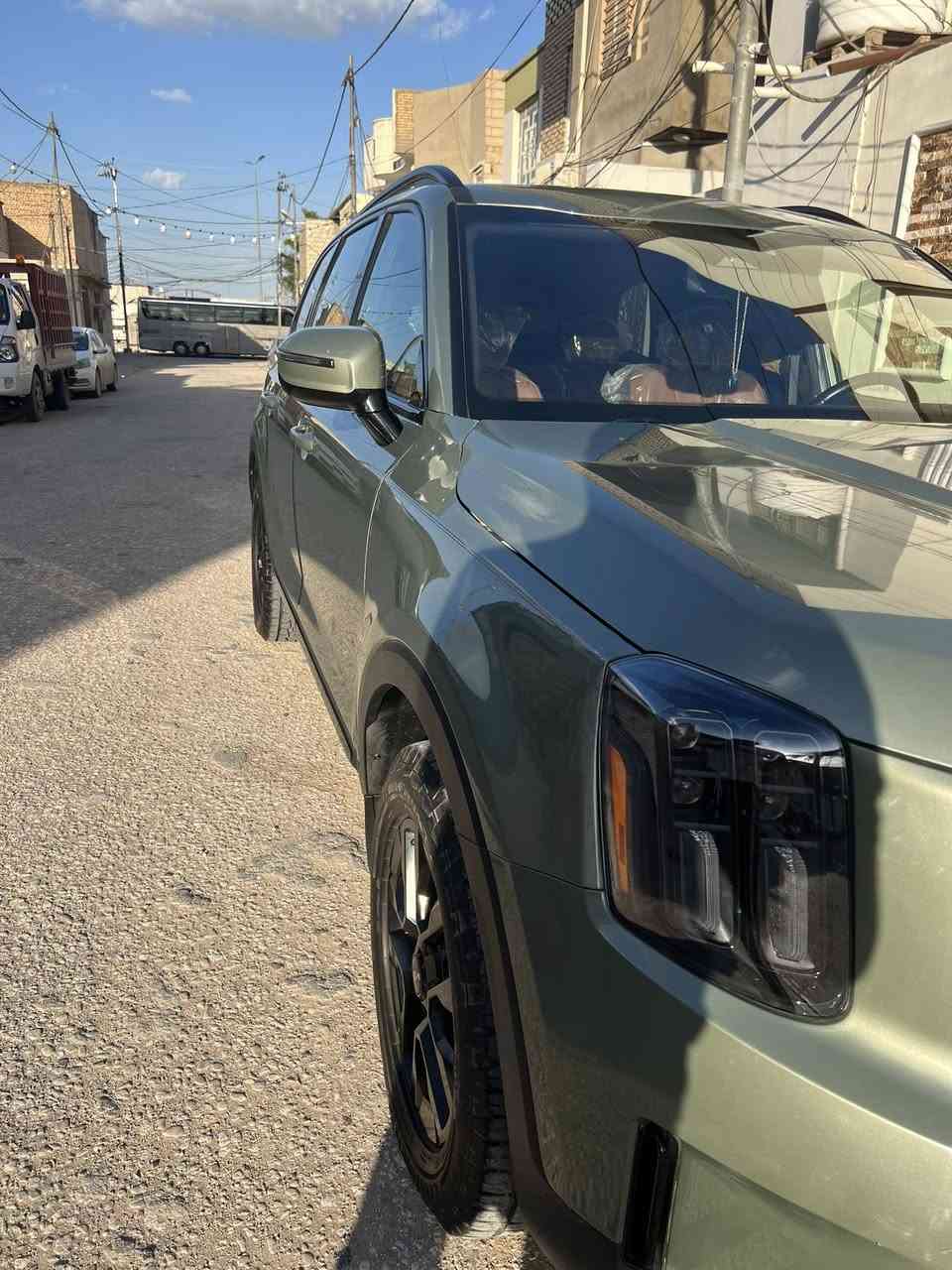 سلام عليكم للبيع
2024 KIA TELLURIDE

SX-PRESTIGE X-PRO

الرقم نجف -شهداء 

وارد امريكي الحادث تبديل قطعه وحده (البنيد + بارد بالجاملغ الامامي )

عداد المسافه ٣٧ الف كيلو متر (٢٣ الف ميل )

المواصفات :

١-بصمه ابواب وتشغيل وصندوق 

٢-جميع الكراسي كهرباء + تبريد وتدفئة

٣-حساس امامي وخلفي وجانبي 

٤-كامرات ٣٦٠ درجه 

٥-كامرات عند الاشاره بالمراية 

٦-رادار امامي وخلفي وجانبي 

٧-سياقة اليه وتوقف ذاتي وتحديد المسار 

٨-كشن السايق مساج 

٩-كراسي خلفيه منفصل 

١٠-بانوراما 

١١-مايك تحدث السايق مع ركاب الصف الاخير 

١٢- ٥ وضعيات قياده  و وضع الذكي (smart)متكيف مع الشارع 

١٣- اناره داخليه بالابواب والدشبول ويمكن اختيار الوان متعدده 

١٤-المراية الجانبيه قلاب مع وضع الرجوع 

١٥-المراية الوسطيه كامره 

١٦-صندوق ذكي يفتح عند الاقتراب
١٧- داتا عرض معلومات السرعة والسياره امام السائق
مواصفات  هاي الفئة معروفة اعلى فئة بيهن 
السعر (٣٠٠) ورقة 
رقم تلفون (***********)
